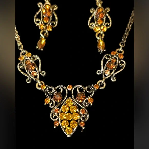 🎉HP🎉Vintage Topaz/Root Beer Demi Parure Necklace Set. - Picture 2 of 4